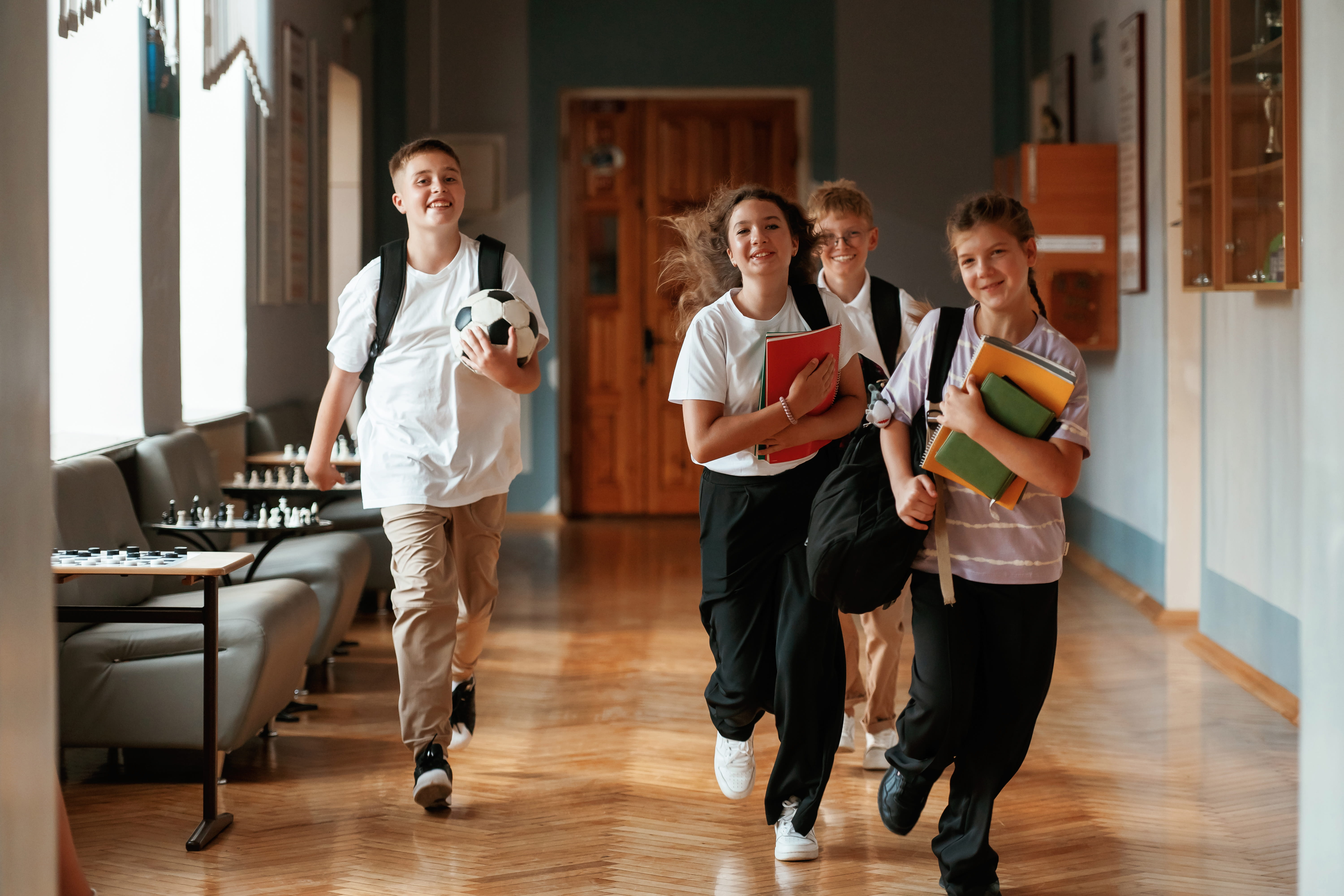 Boarding School vs Day School: What Is the Difference?